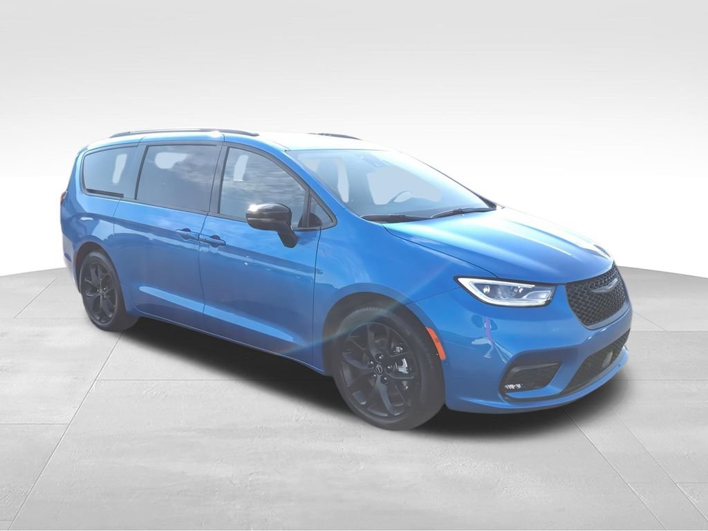 New 2026 Chrysler Pacifica Select FWD image 2