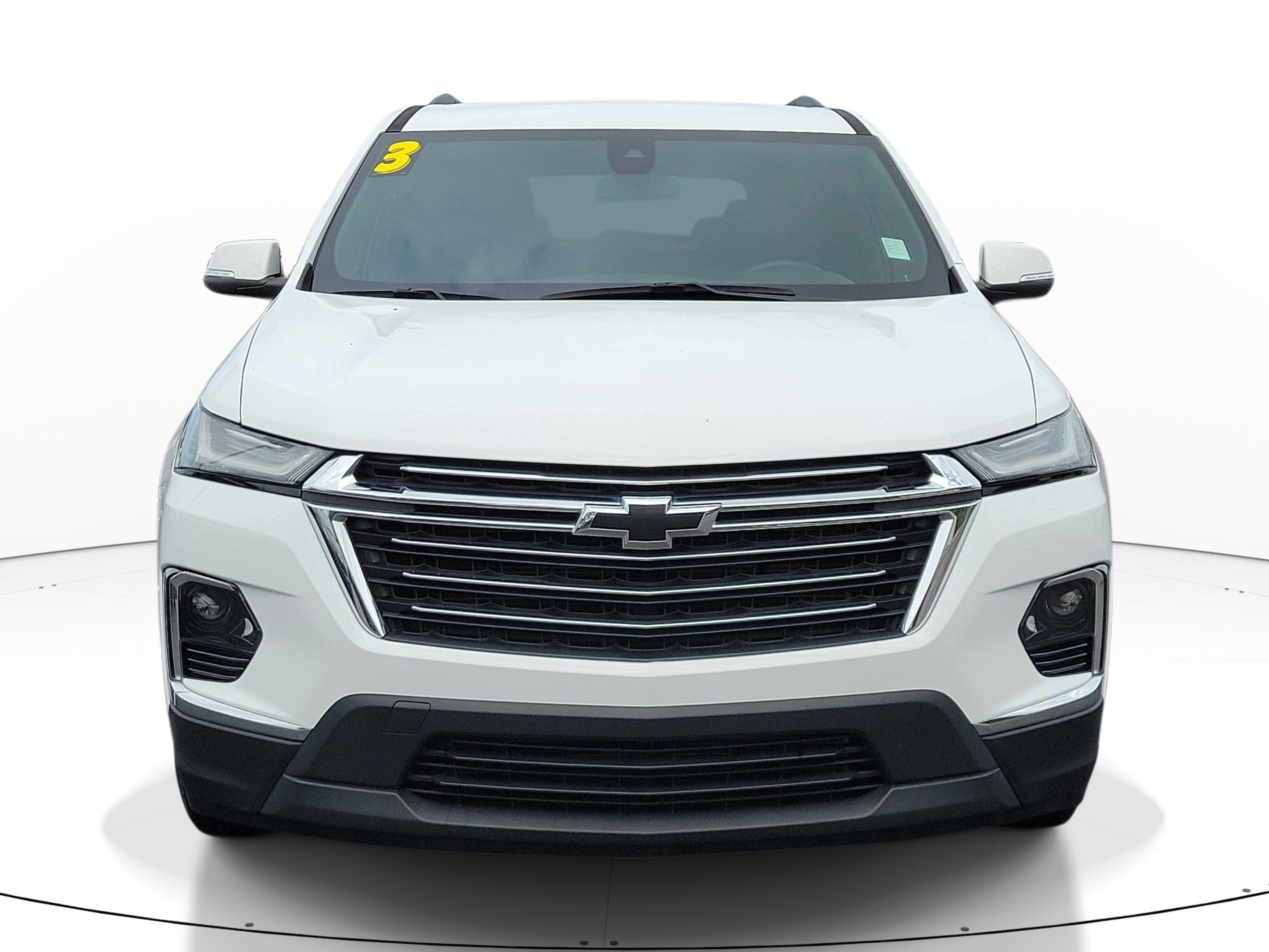 Used 2023 Chevrolet Traverse LT FWD image 2