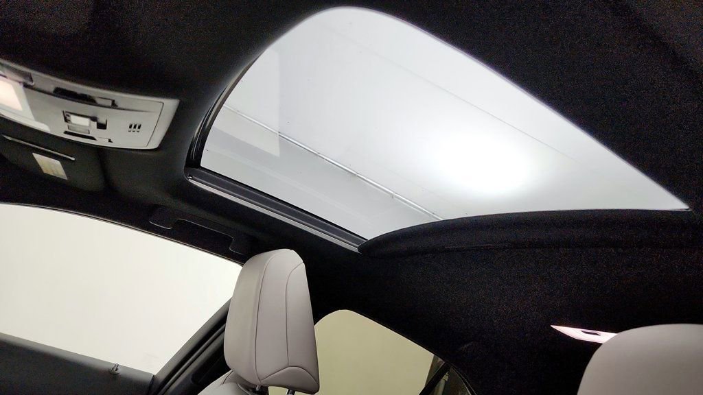 Used 2019 Lexus UX 250h w/ Premium Package image 12