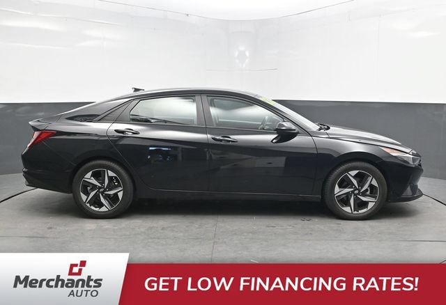 Used 2023 Hyundai Elantra SEL w/ Convenience Package FWD image 9