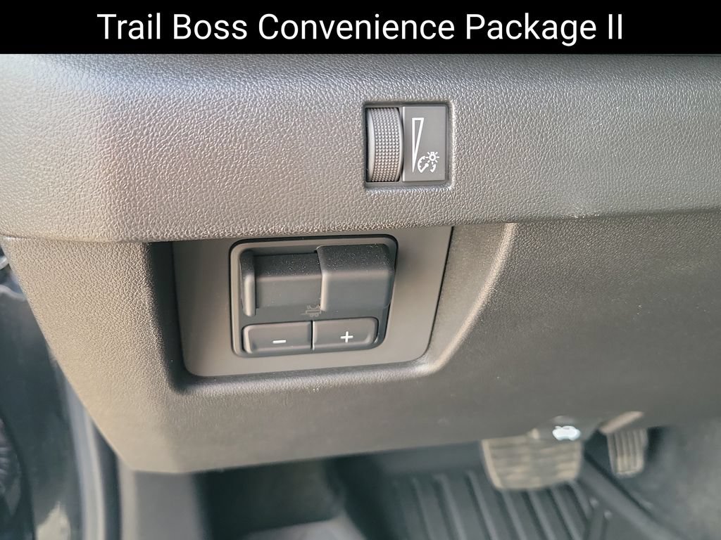 Used 2024 Chevrolet Colorado Trail Boss w/ Technology Package AWD/4WD image 14