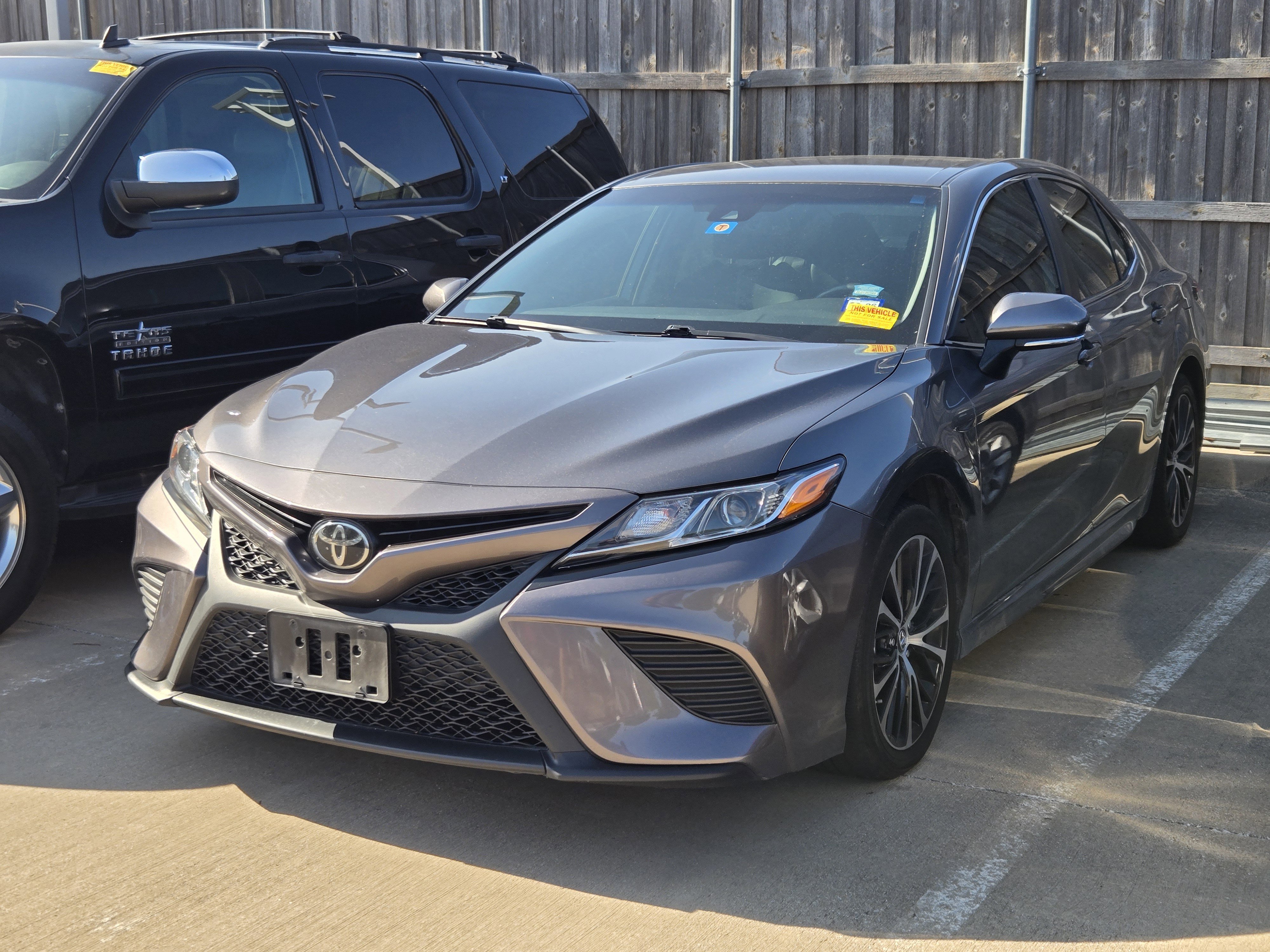 Used 2018 Toyota Camry SE w/ Convenience Package FWD image 1