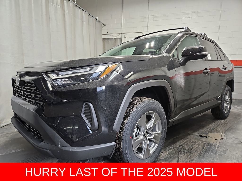 New 2025 Toyota RAV4 XLE image 4