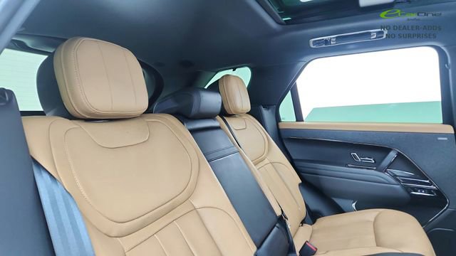 Used 2025 Land Rover Range Rover Sport Dynamic SE AWD/4WD image 25