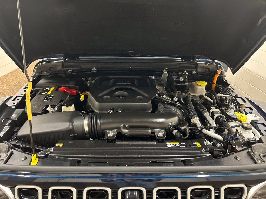 Used 2025 Jeep Wrangler Unlimited Sahara AWD/4WD image 14