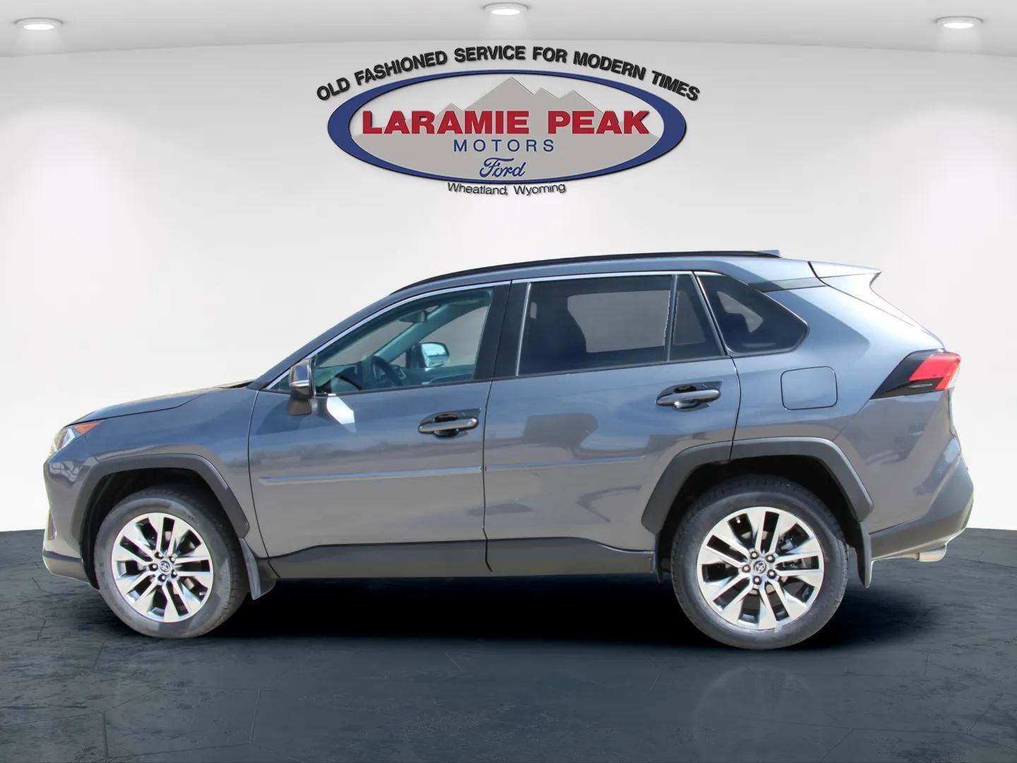 Used 2019 Toyota RAV4 XLE Premium w/ Cold Weather Package image 8