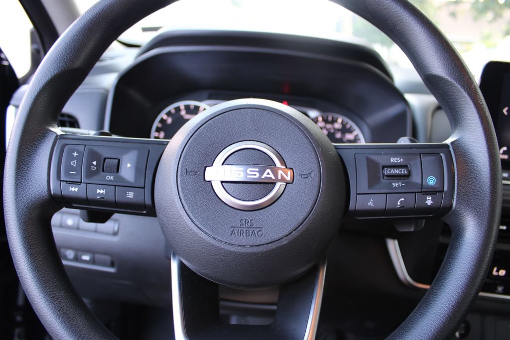 Used 2024 Nissan Rogue SV FWD image 14