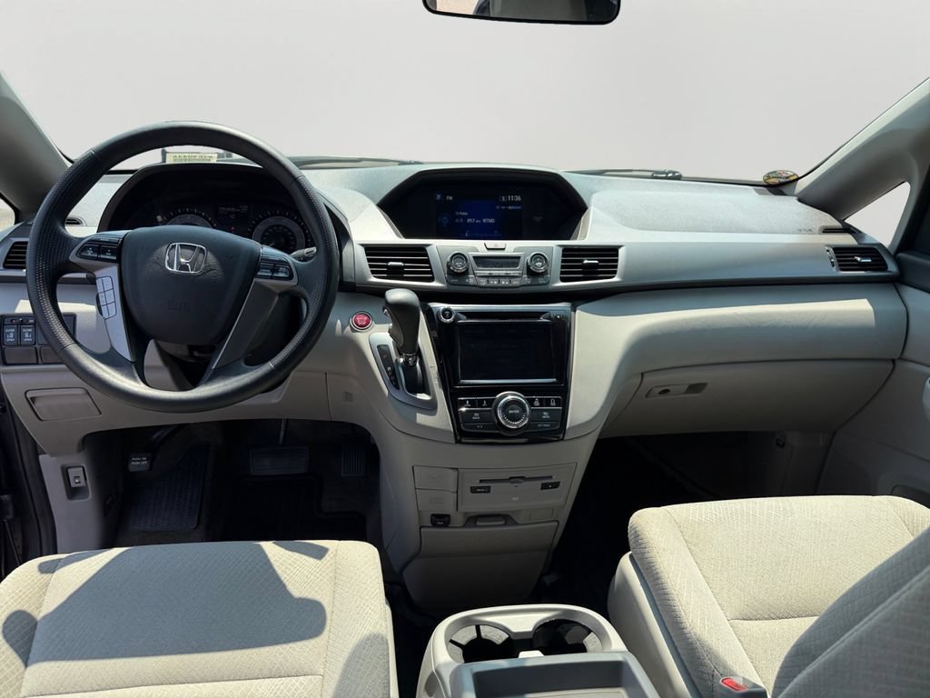 Used 2016 Honda Odyssey SE image 16