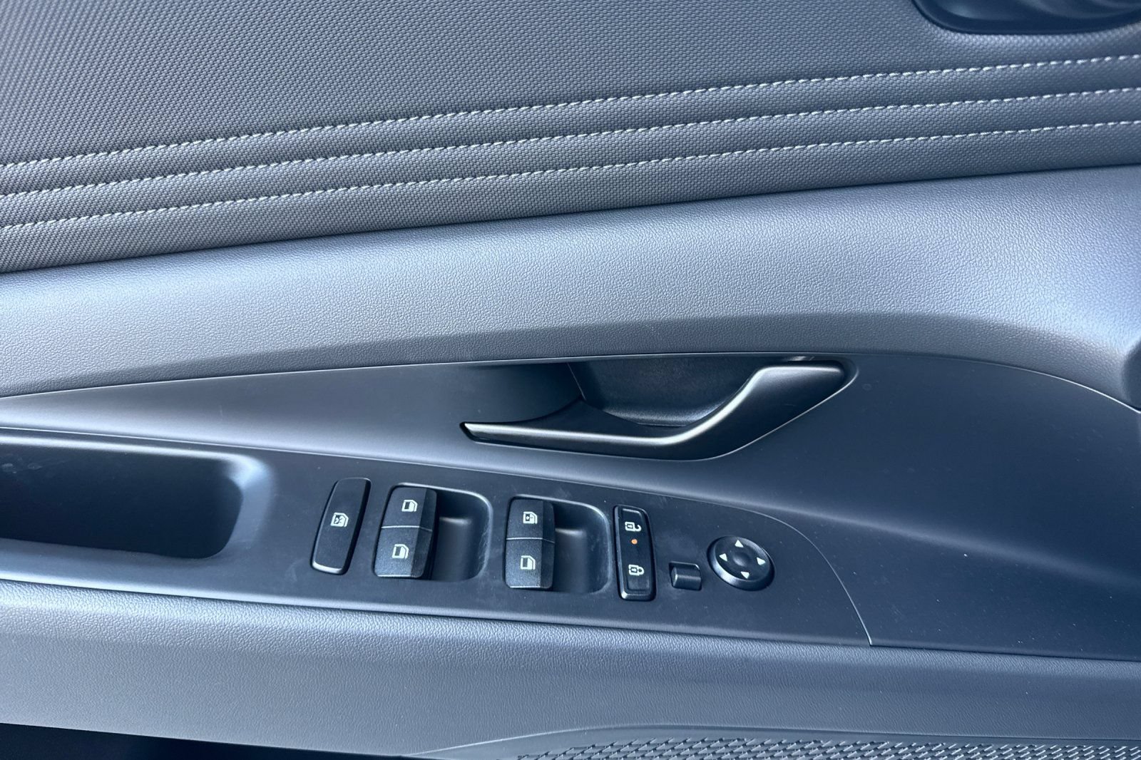 New 2026 Hyundai Elantra Sport FWD image 11