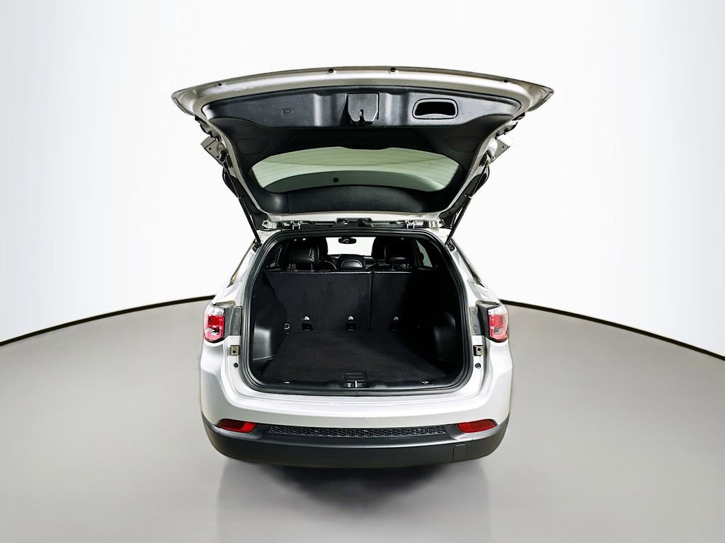 Used 2024 Jeep Compass Latitude image 33