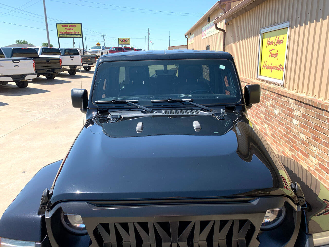 Used 2019 Jeep Wrangler Unlimited Sahara image 8