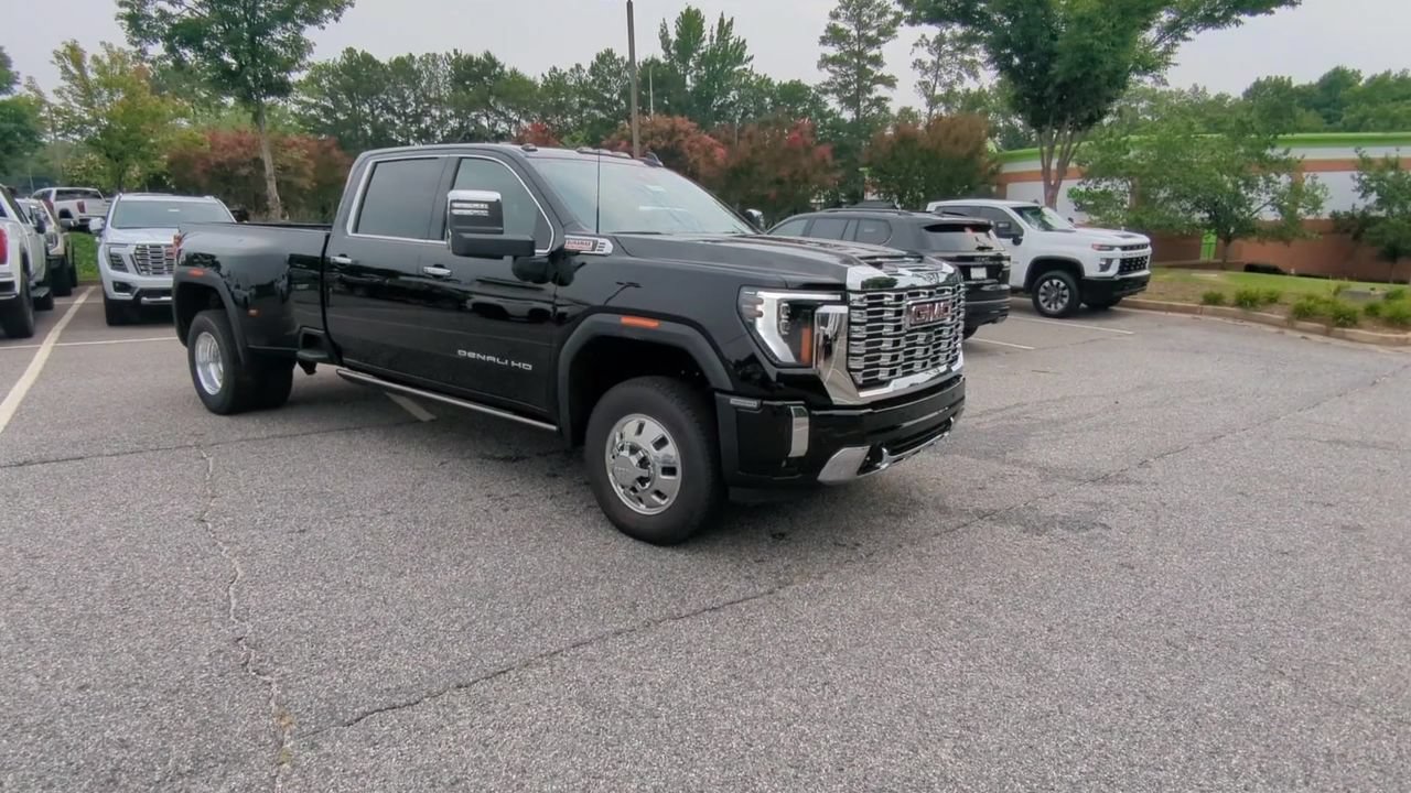 New 2026 GMC Sierra 3500 Denali w/ Denali Reserve Package AWD/4WD image 2
