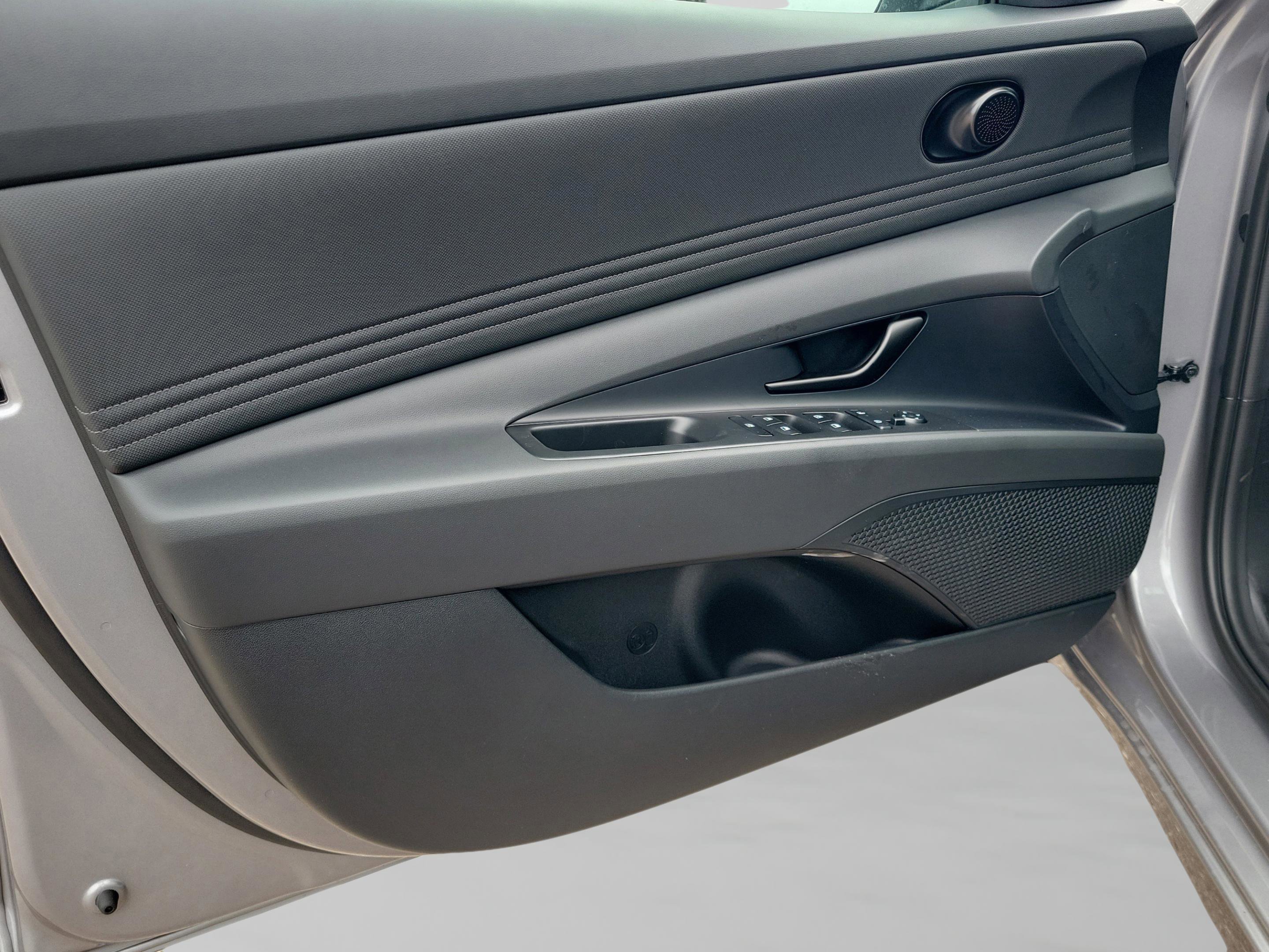 New 2026 Hyundai Elantra SEL Sport image 13