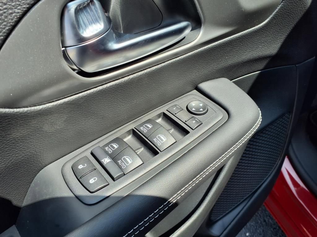 New 2026 Chrysler Pacifica Select image 12