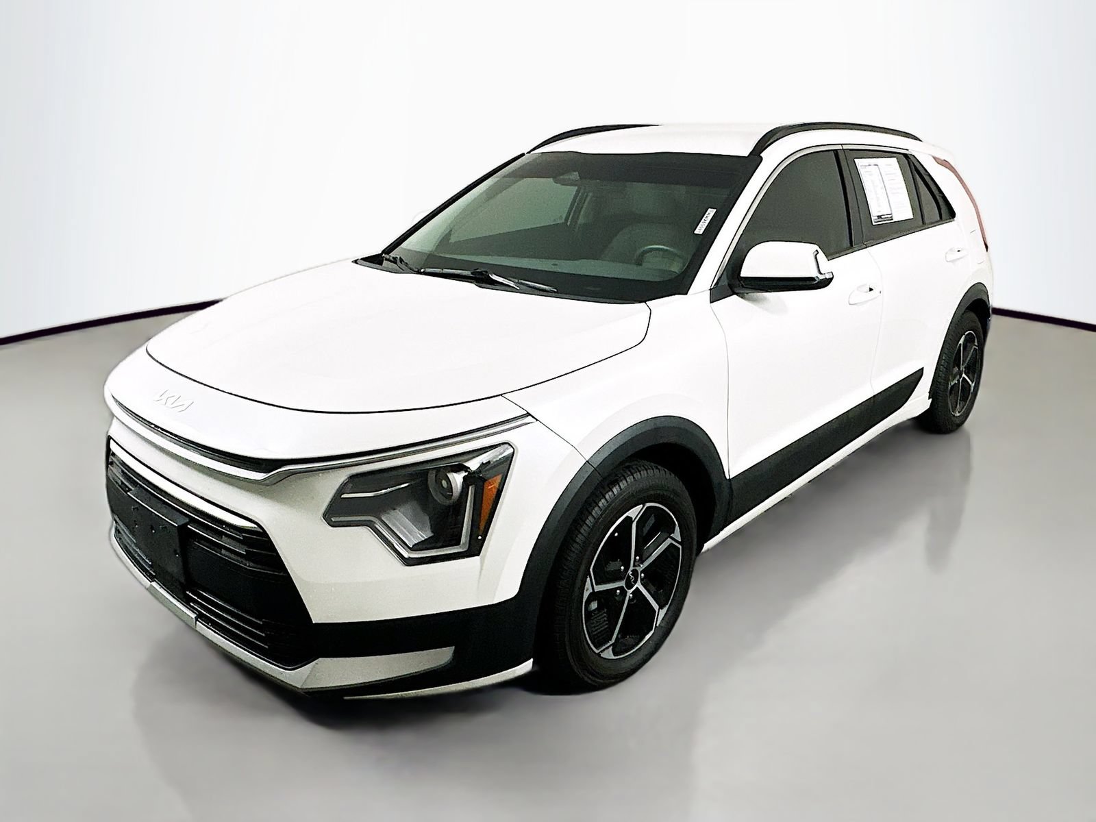 Used 2023 Kia Niro EX FWD image 3