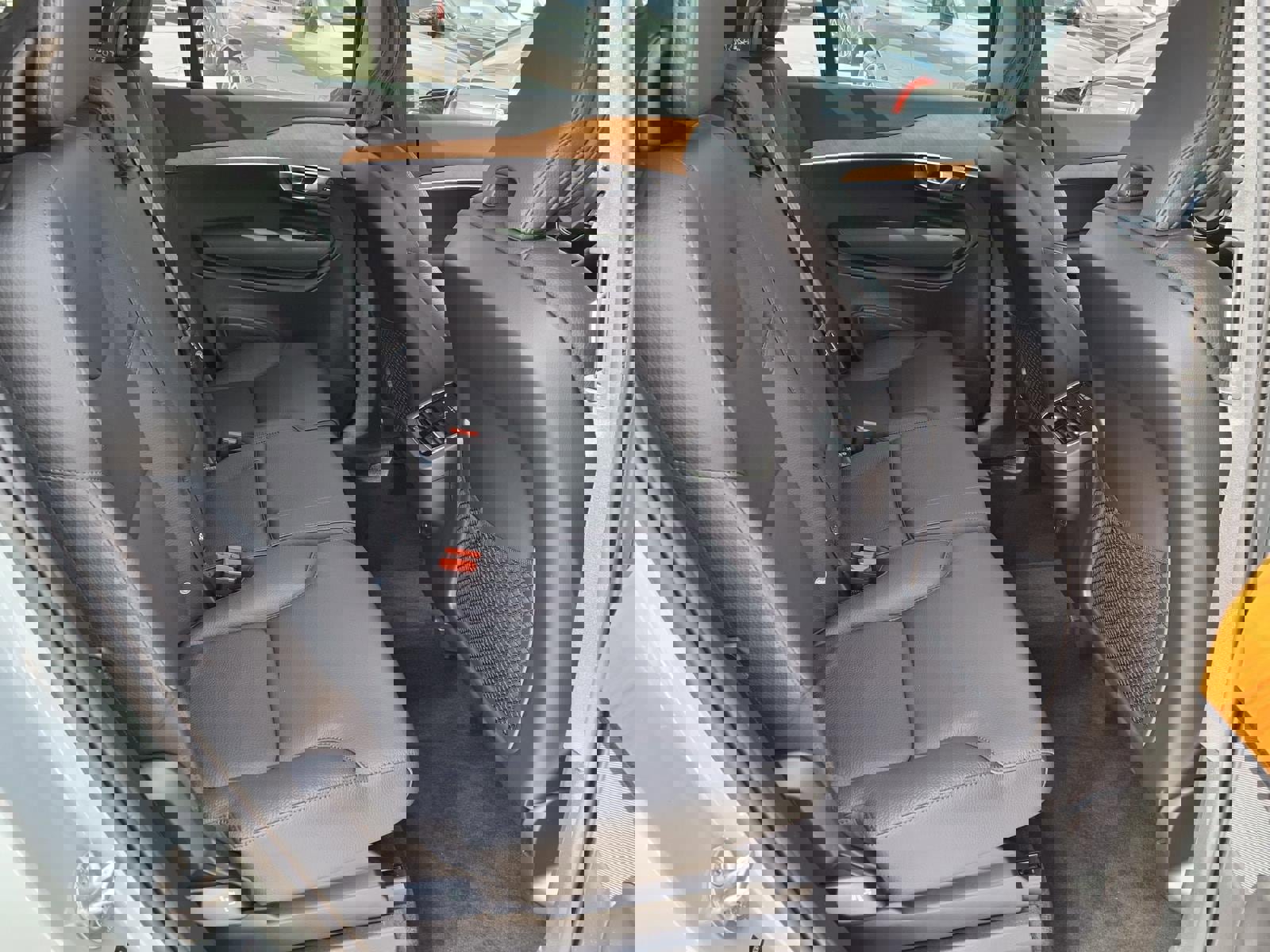 Certified 2024 Volvo XC90 B5 Plus w/ Protection Package Premier image 15