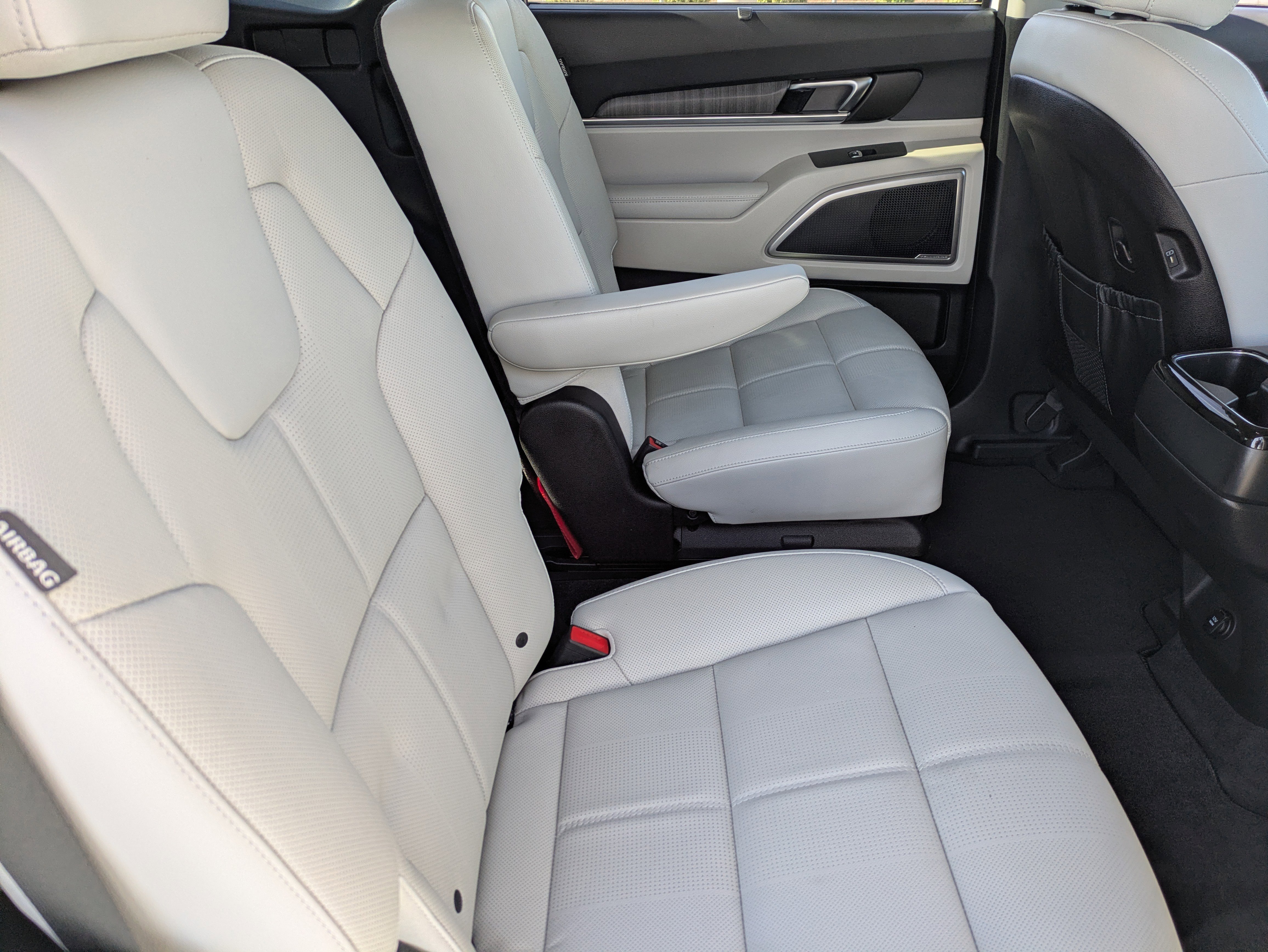 Used 2024 Kia Telluride EX w/ EX Captain's Chair Package image 14