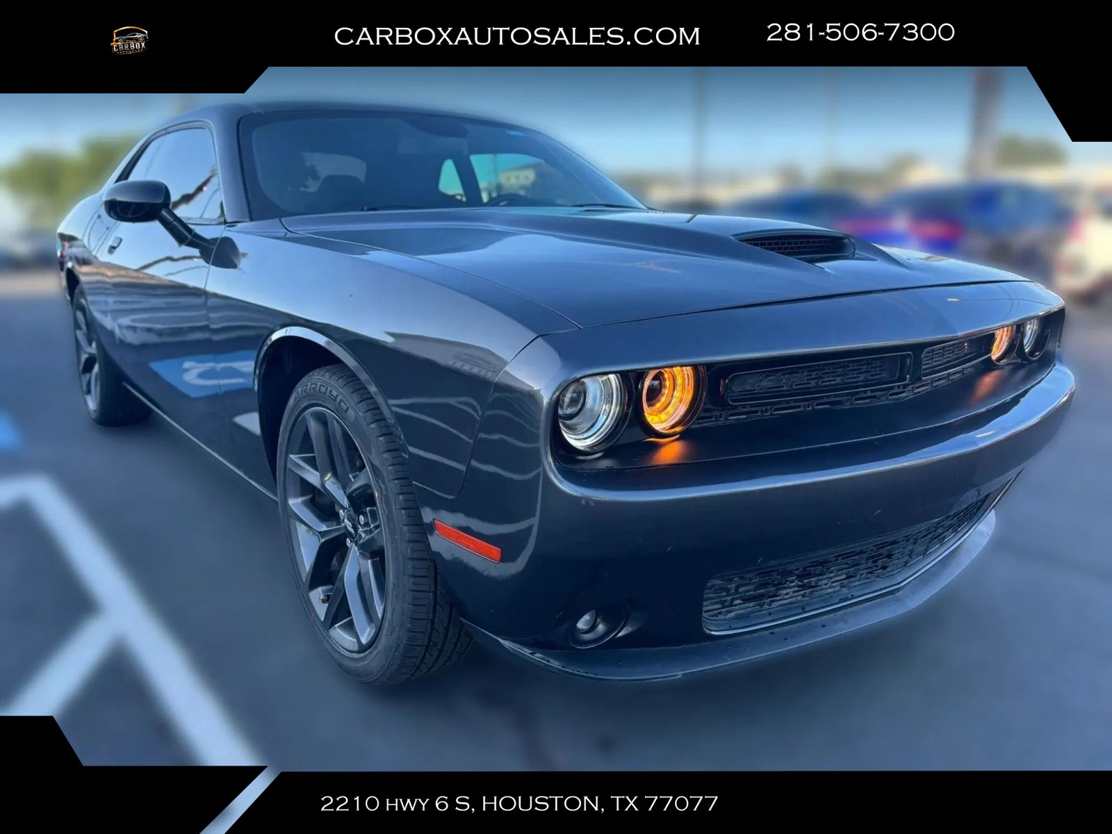 Used 2019 Dodge Challenger SXT w/ Blacktop Package RWD image 7