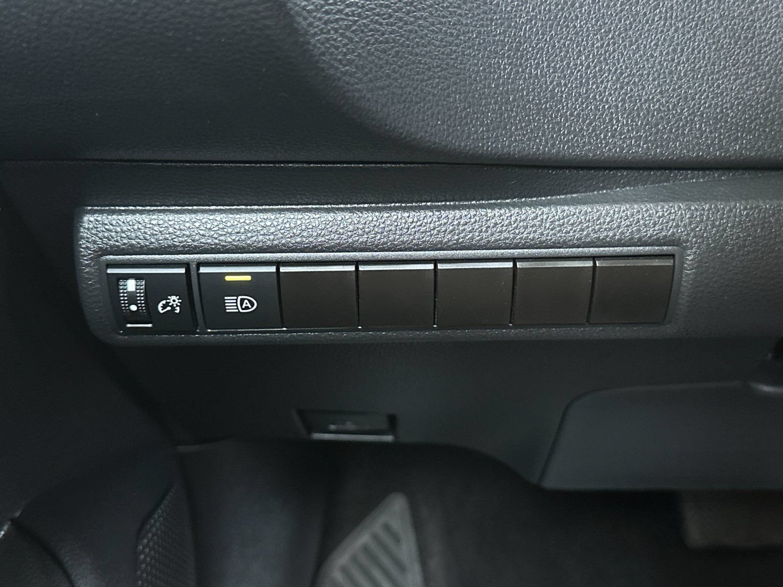 Used 2024 Toyota Corolla LE FWD image 24