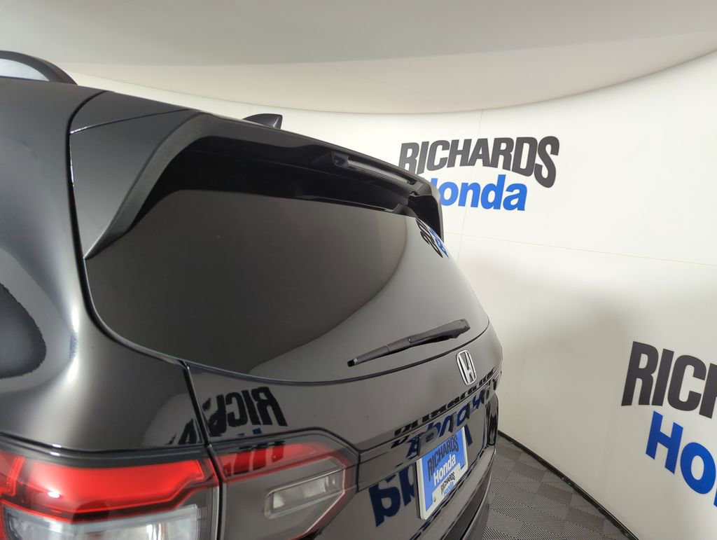 Certified 2024 Honda Pilot Elite image 32