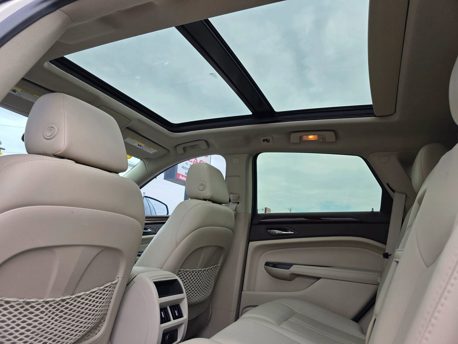 Used 2015 Cadillac SRX Luxury FWD image 3