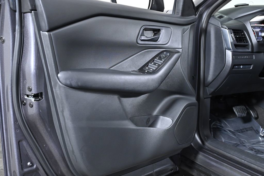 Certified 2025 Nissan Rogue S image 27