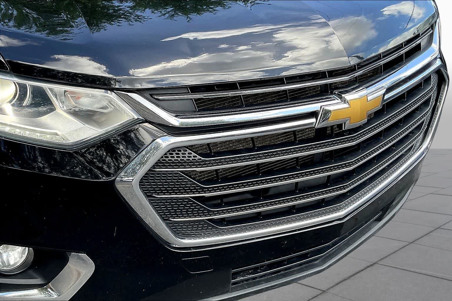 Used 2021 Chevrolet Traverse LT FWD image 30