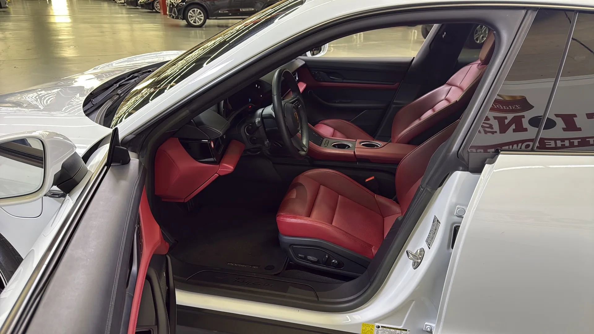 Used 2023 Porsche Taycan image 12