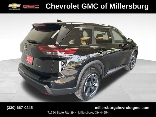 Used 2024 Nissan Rogue SV AWD/4WD image 4