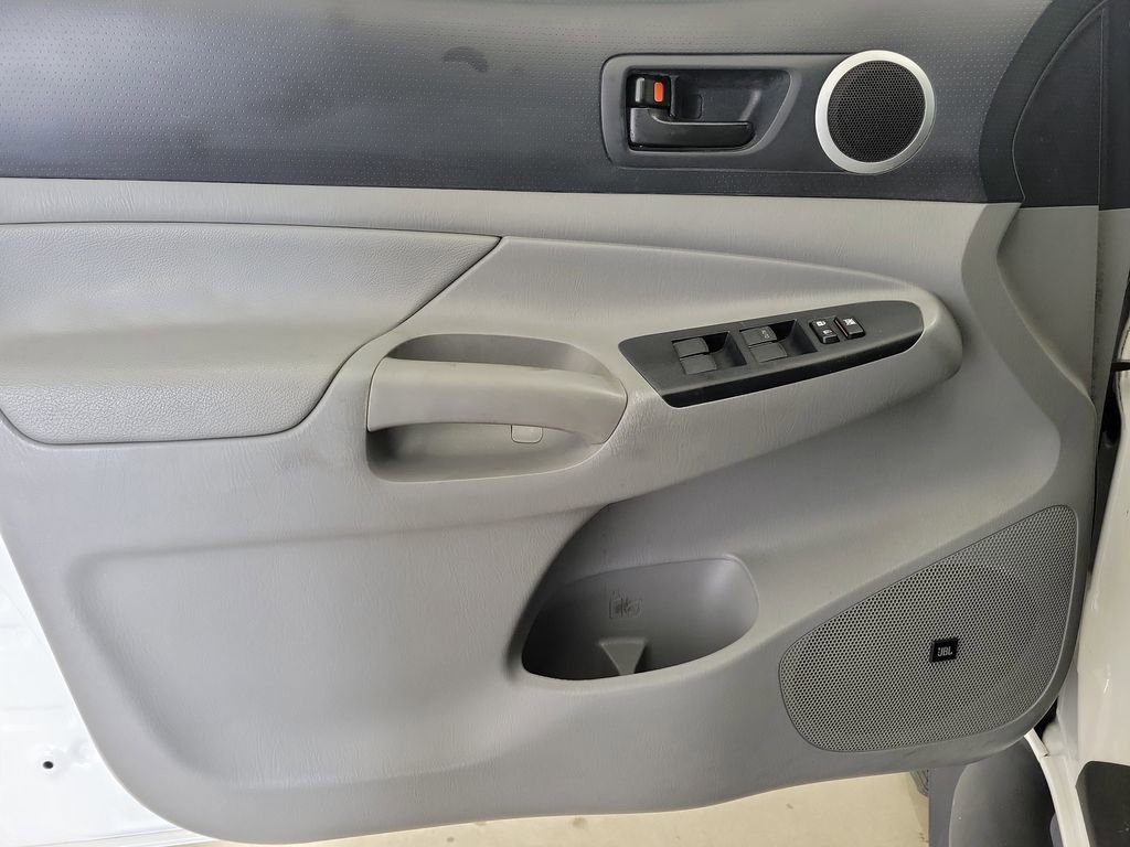 Used 2013 Toyota Tacoma PreRunner w/ SR5 Pkg image 18