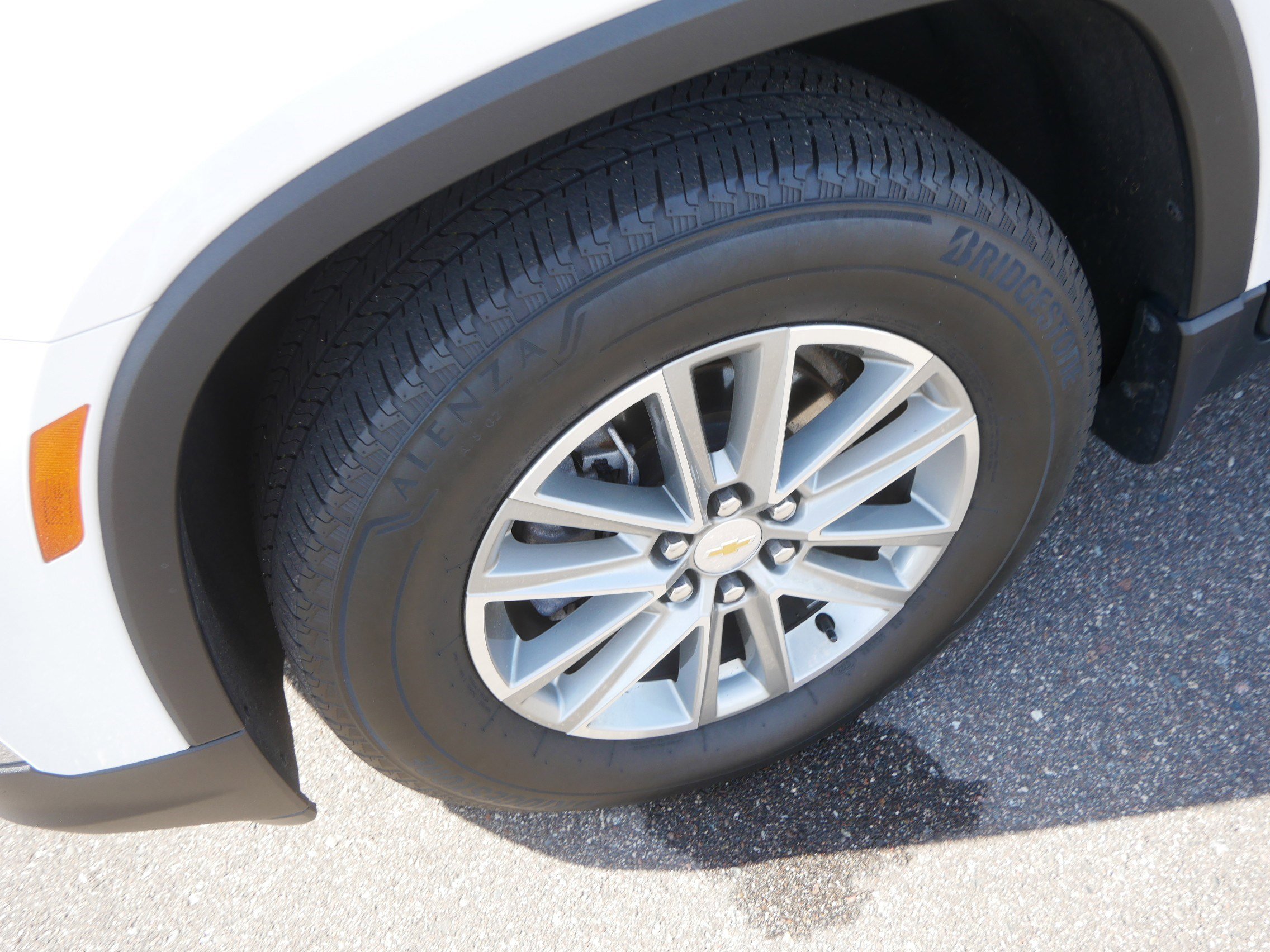 Used 2023 Chevrolet Traverse LT AWD/4WD image 16