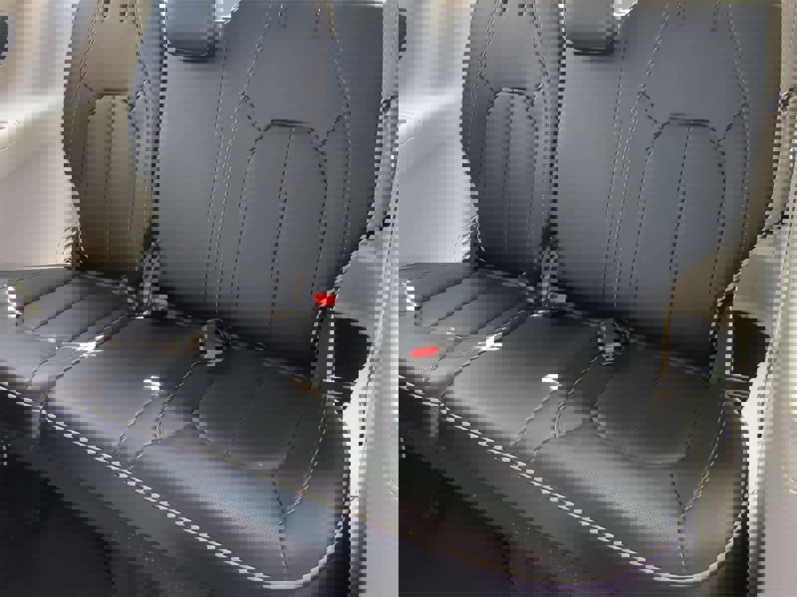 Used 2023 Chrysler Pacifica Limited image 28