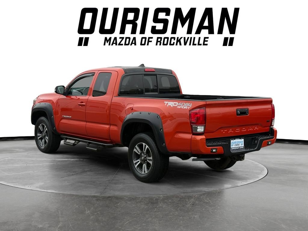 Used 2017 Toyota Tacoma TRD Sport image 4