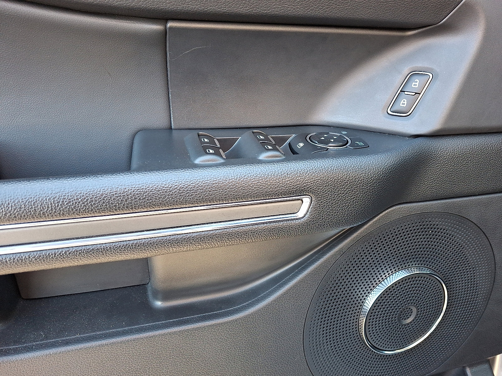 Used 2024 Ford Expedition Max XLT image 14