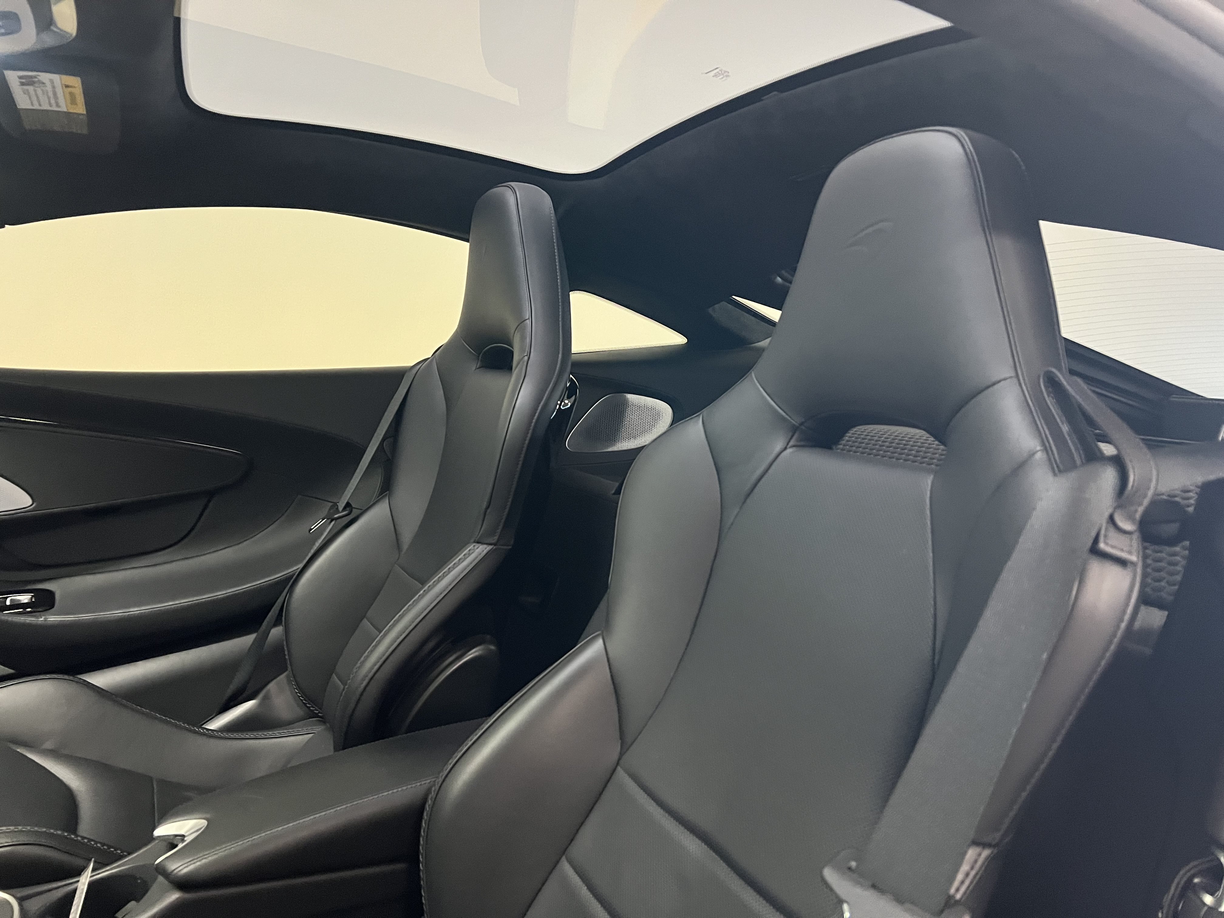Used 2023 McLaren GT RWD image 16