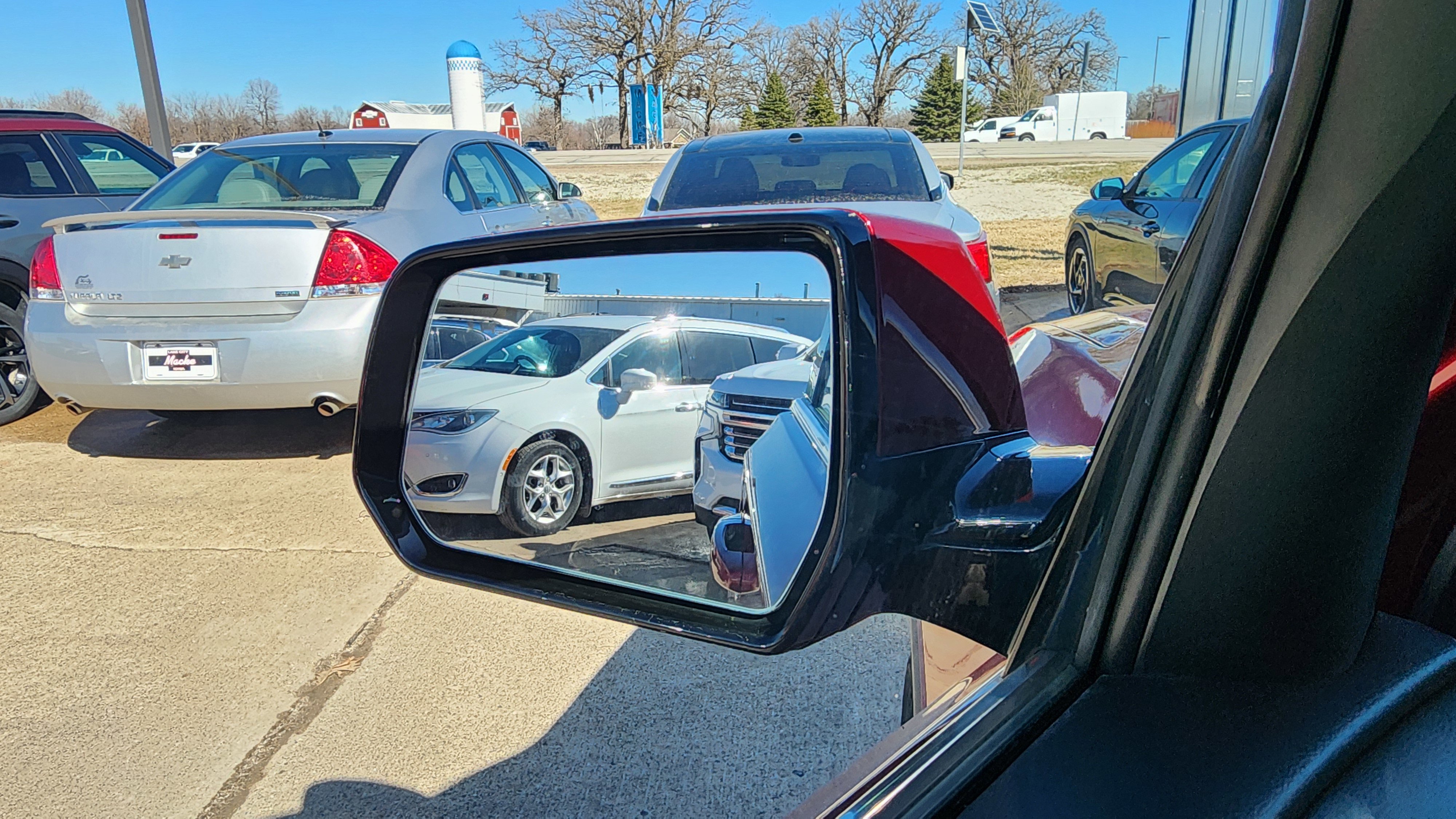 Used 2020 Chevrolet Traverse LT w/ LT Premium Package image 10