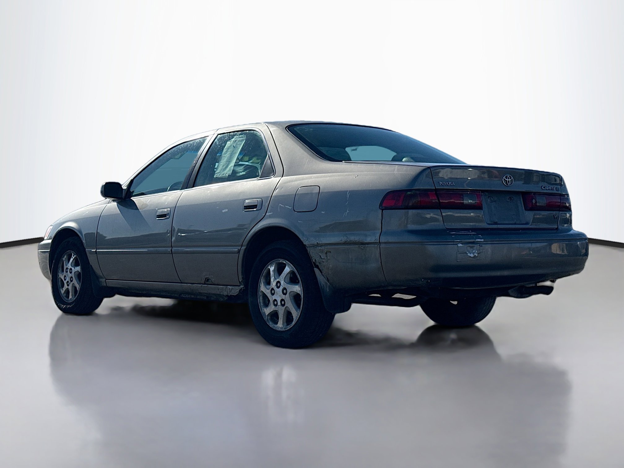 Used 1999 Toyota Camry LE image 11
