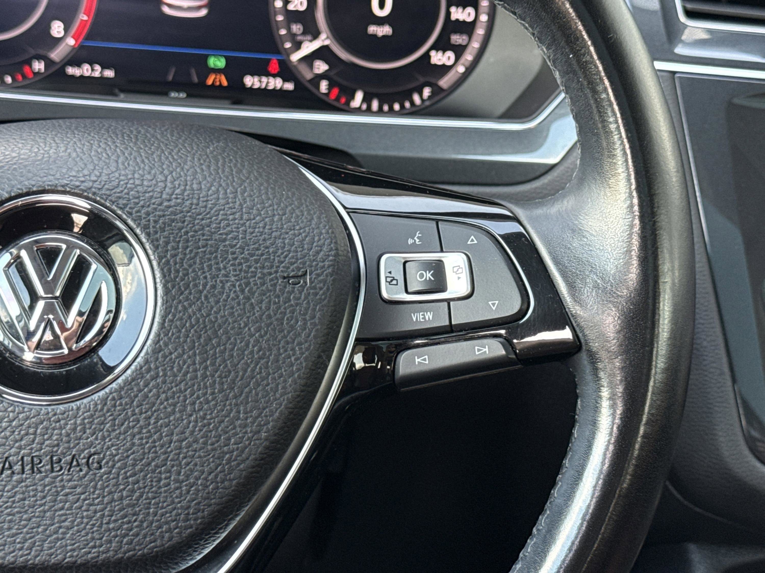 Used 2019 Volkswagen Tiguan SEL Premium image 22