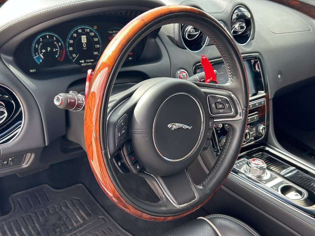 Used 2018 Jaguar XJ R-Sport RWD image 18