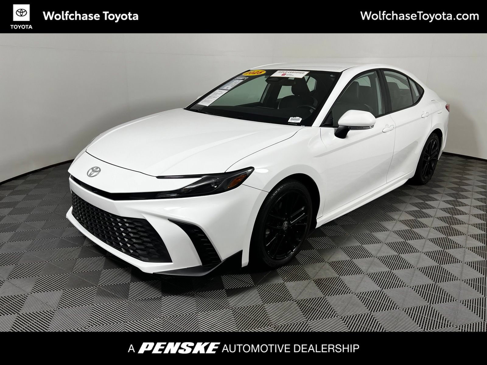 Used 2025 Toyota Camry SE