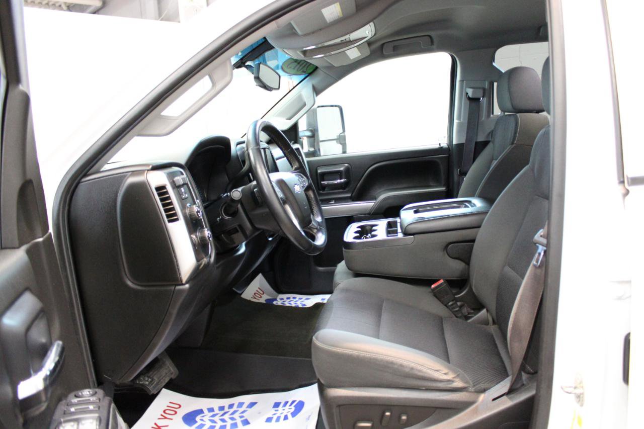 Used 2015 Chevrolet Silverado 2500 LT w/ LT Convenience Package image 10
