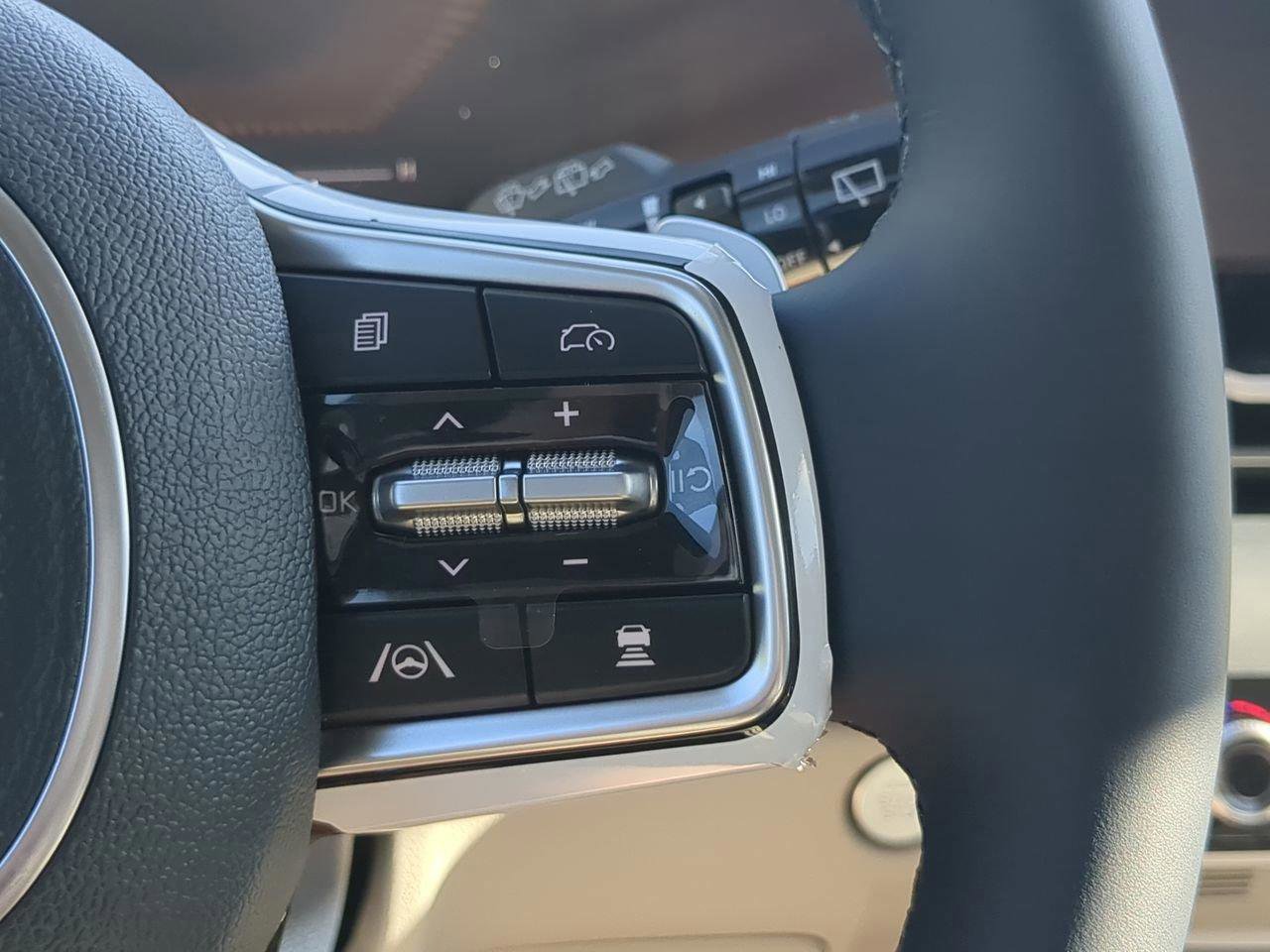 New 2026 Kia Carnival EX image 22