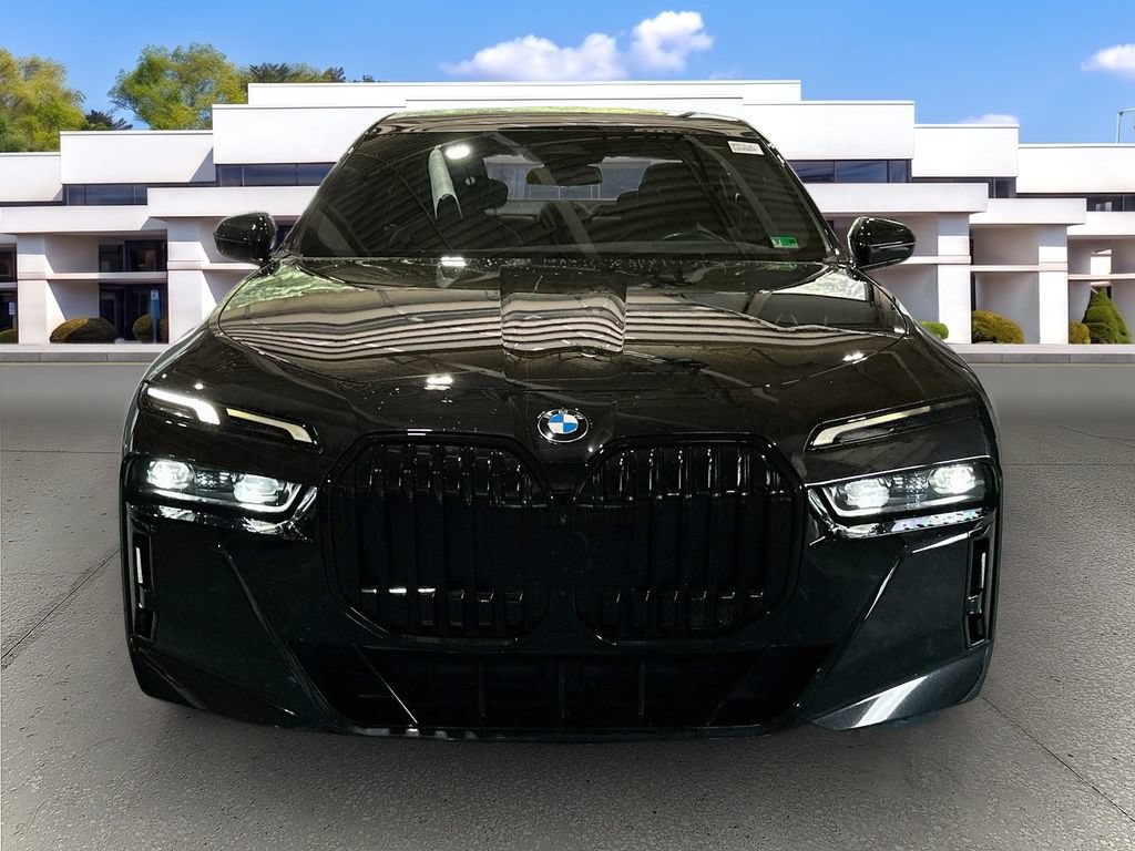 Used 2024 BMW 740i w/ Premium Package RWD image 2