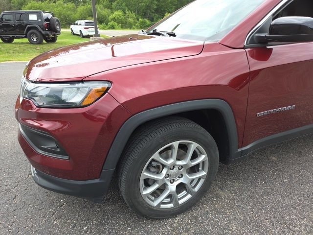Used 2022 Jeep Compass Latitude AWD/4WD image 30