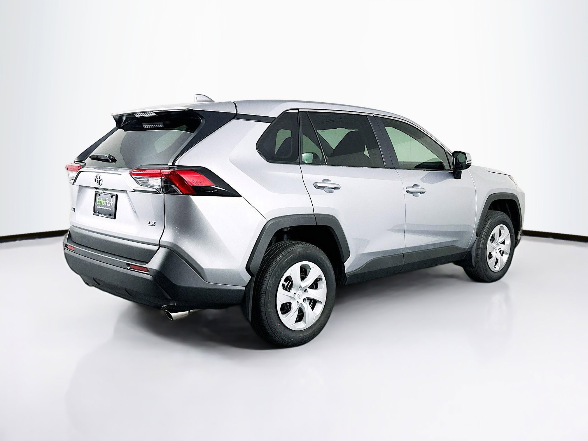 Used 2025 Toyota RAV4 LE image 9