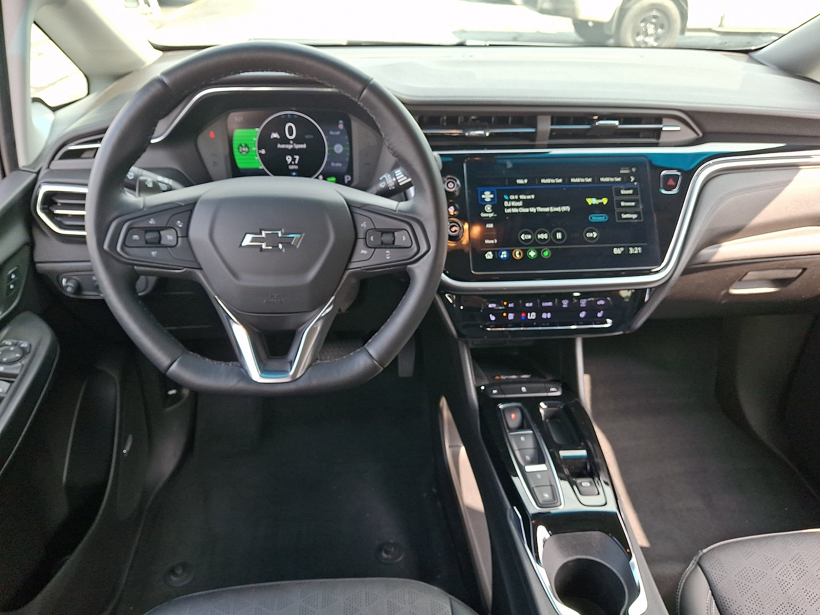 Used 2023 Chevrolet Bolt LT w/ Infotainment Package FWD image 10