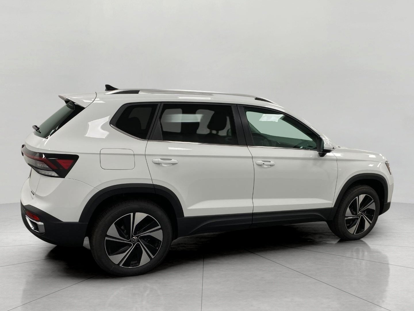 New 2026 Volkswagen Taos SE FWD image 11