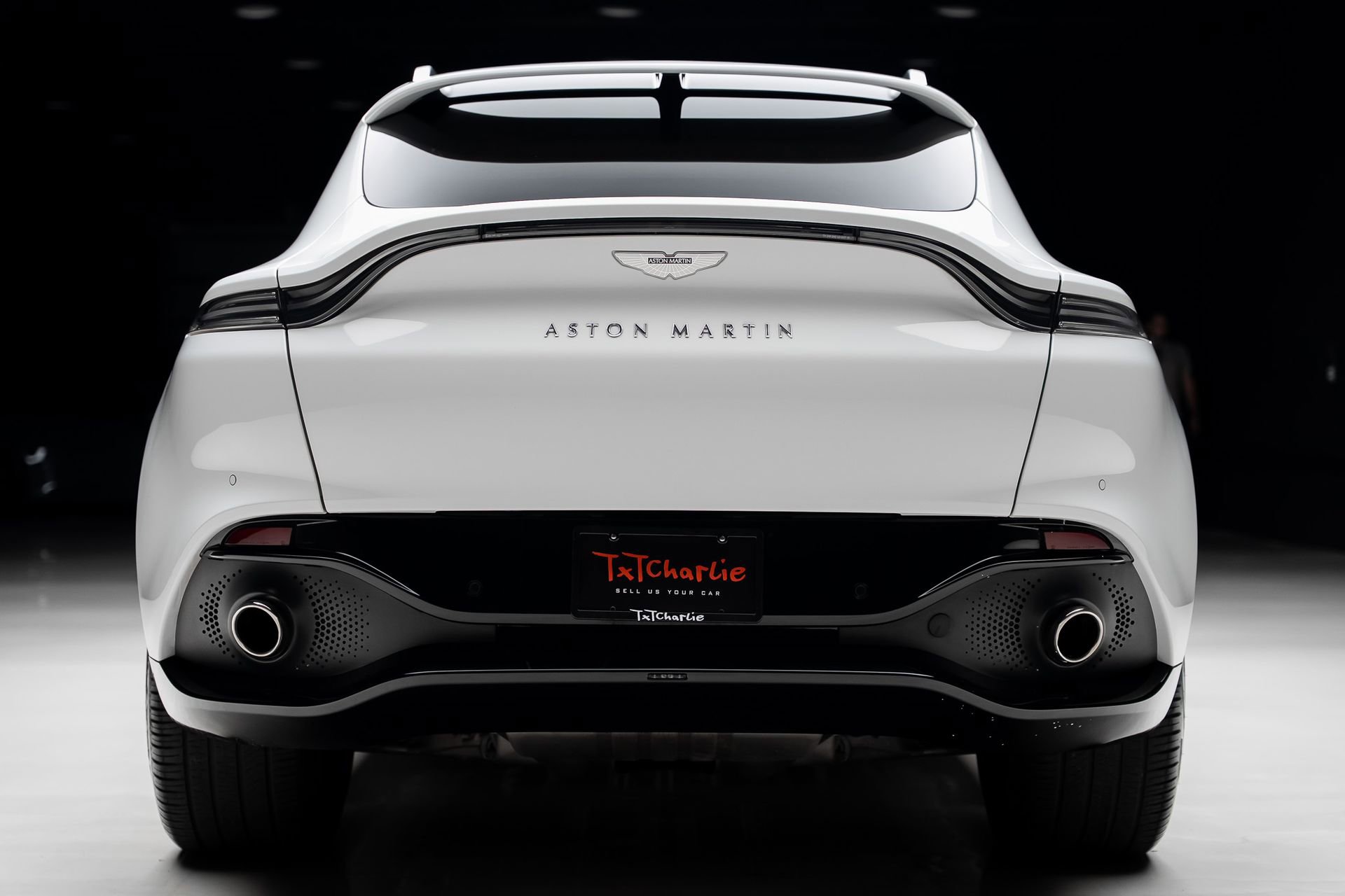 Used 2023 Aston Martin DBX AWD/4WD image 26