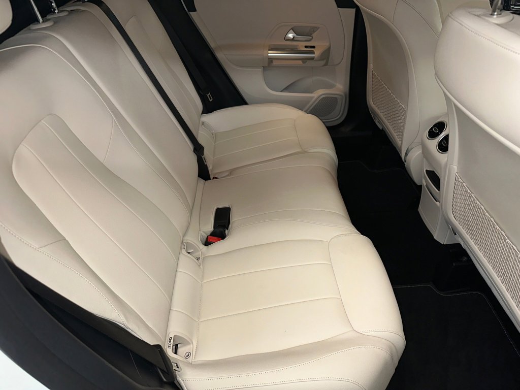 Used 2024 Mercedes-Benz GLA 250 4MATIC image 27