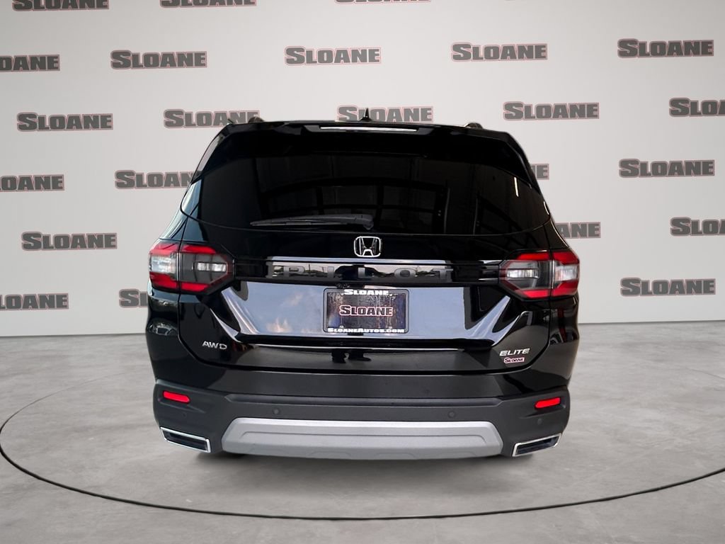 Used 2023 Honda Pilot Elite image 4